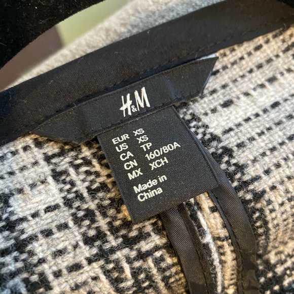 H&M tweed style coat - Picture 3 of 3